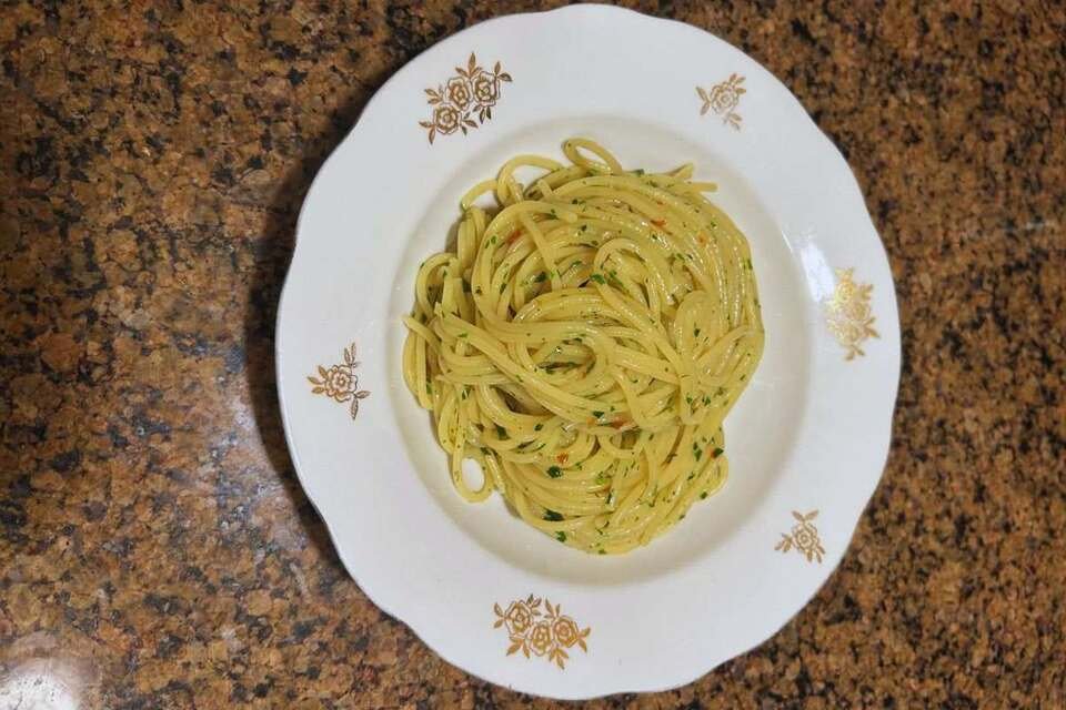 Close-up of Spaghetti Aglio e Olio e Peperoncino.