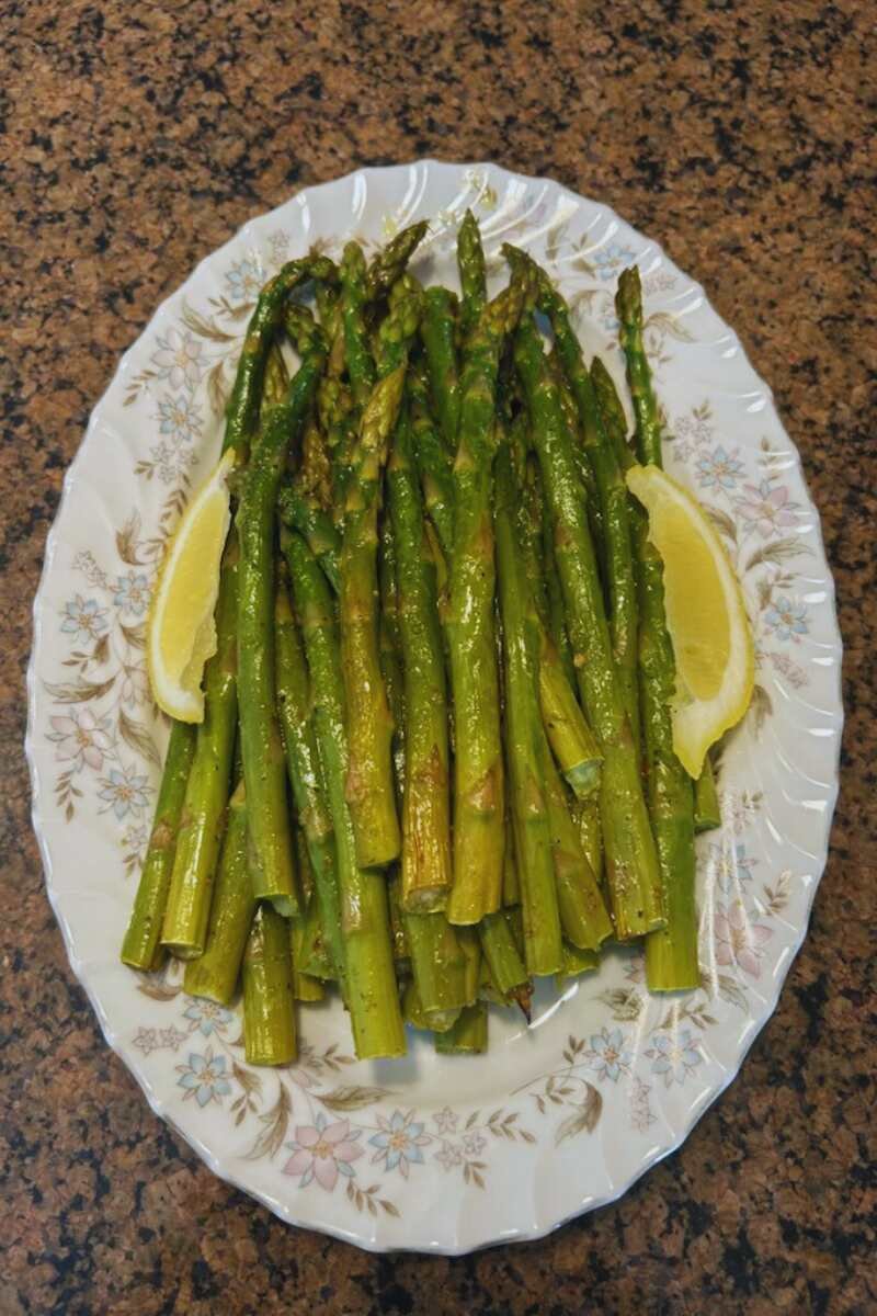 A plate of BBQ Grilled Asparagus.